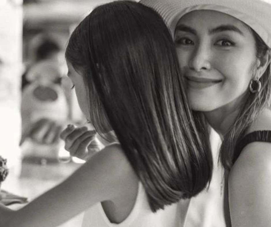 Tăng Thanh Hà bên cạnh con gái Chloe Nguyễn.