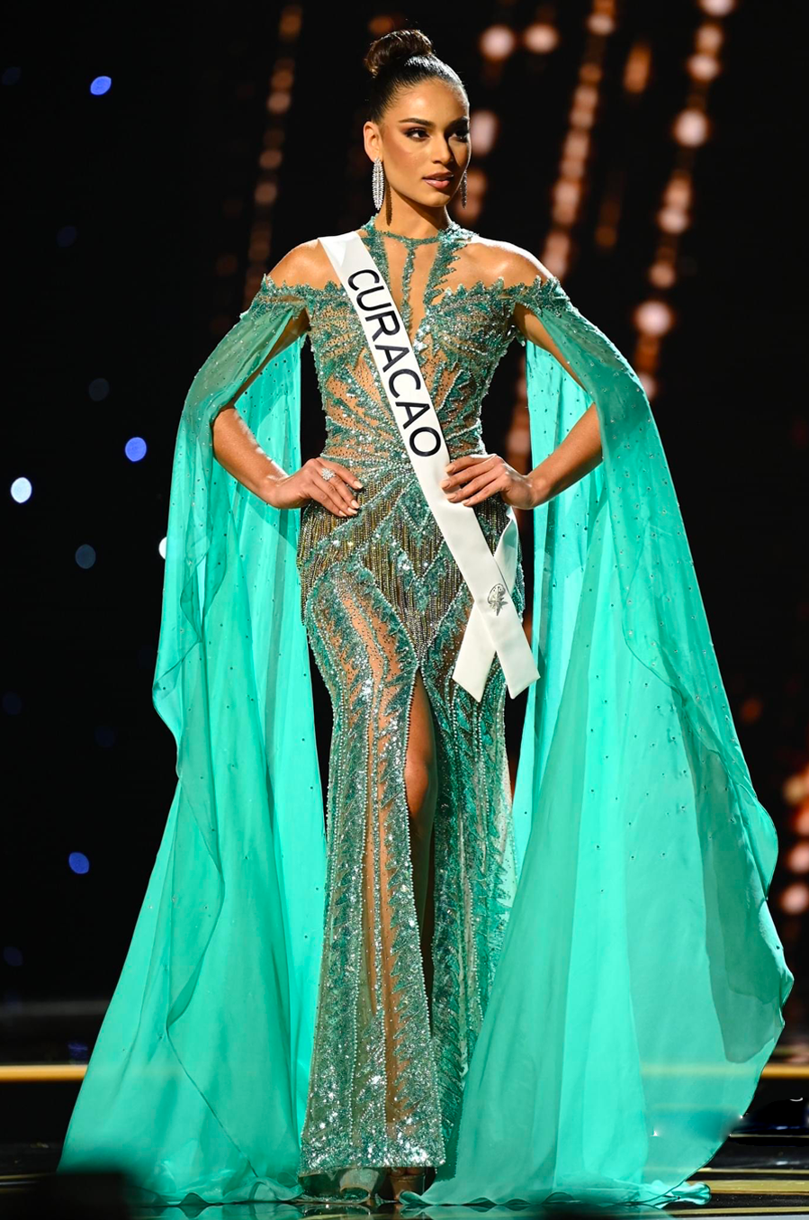 Người đẹp hiện là người mẫu và có niềm đam mê với môn kick boxing, du lịch. Người đẹp hiện là người mẫu và có niềm đam mê với môn kick boxing, du lịch.