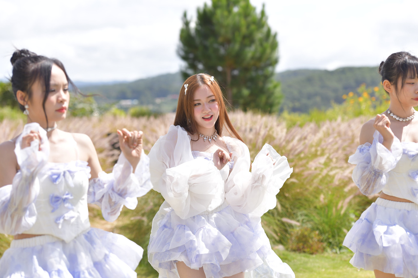 Trước khi chính thức debut, Thoại Nghi lọt vào Top 16 Miss Teen Universe 2022.