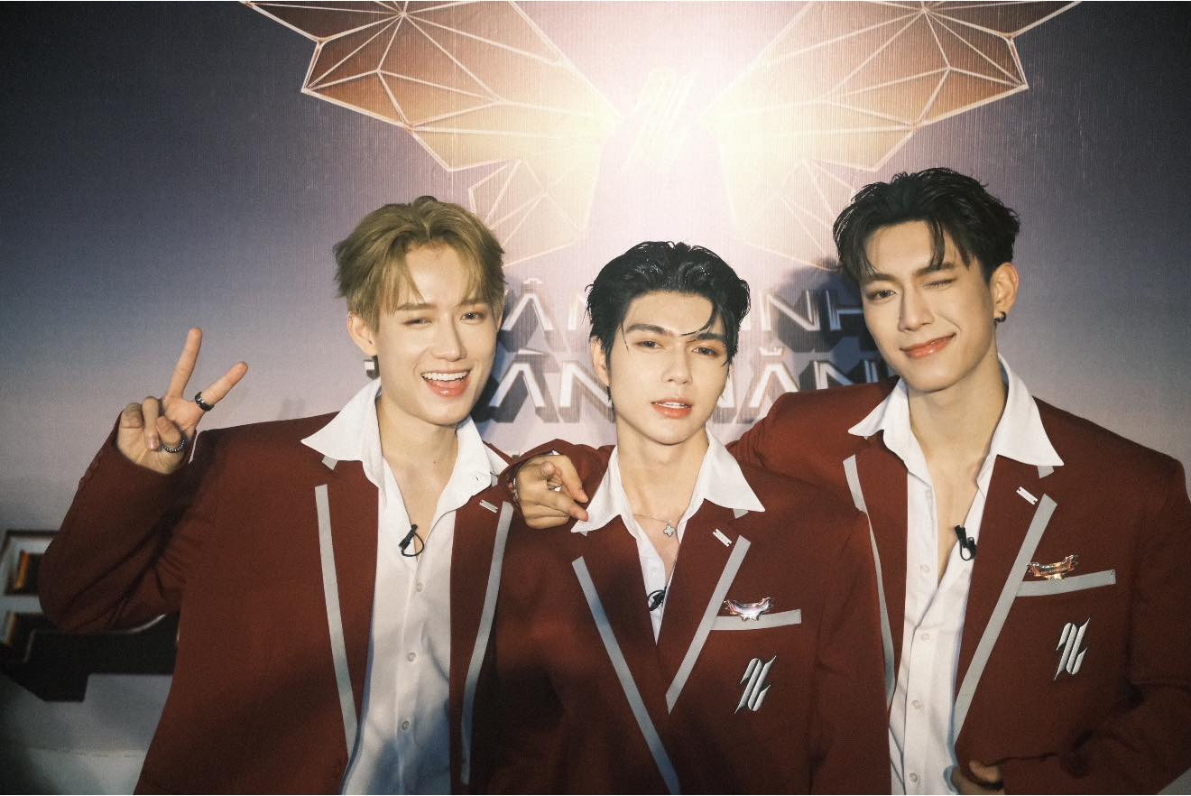 Đông Quan - Minh Hiếu được đông đảo netizen yêu mến "đẩy thuyền", trở thành "cặp đôi visual", OTP của nhiều khán giả. Nguồn ảnh: FBNV. Đông Quan - Minh Hiếu được đông đảo netizen yêu mến "đẩy thuyền", trở thành "cặp đôi visual", OTP của nhiều khán giả. Nguồn ảnh: FBNV.