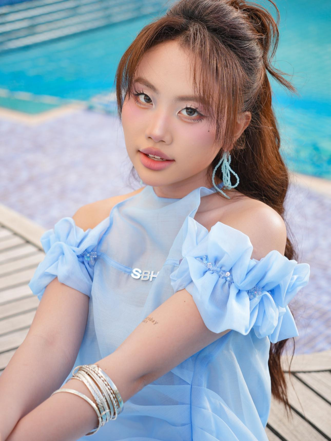 Màn thể hiện ngoại ngữ khéo léo của Phương Mỹ Chi khiến người hâm mộ tự hào. Nguồn ảnh: FBNV. Màn thể hiện ngoại ngữ khéo léo của Phương Mỹ Chi khiến người hâm mộ tự hào. Nguồn ảnh: FBNV.