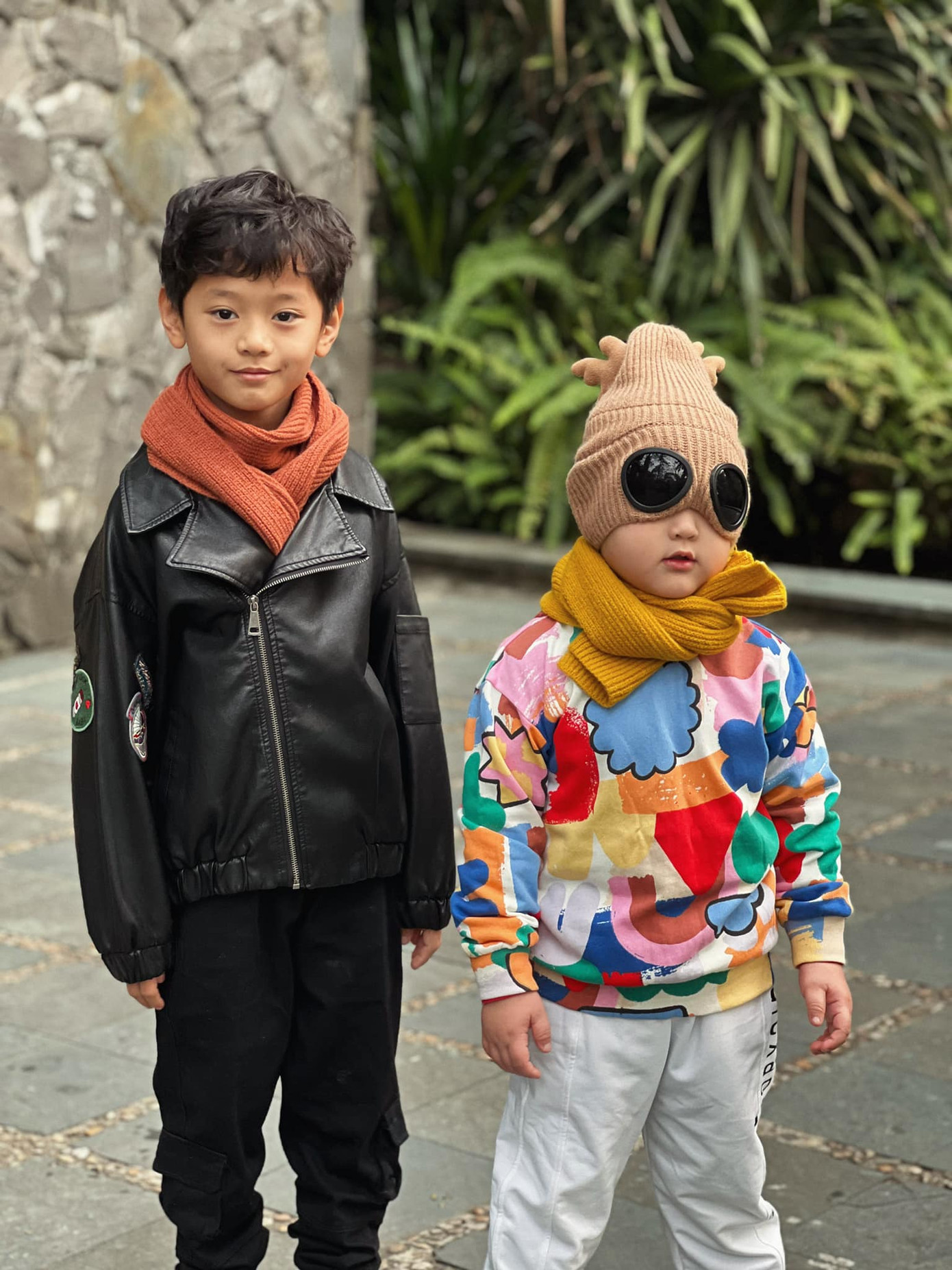 Hai nhóc tỳ nhà nữ ca sĩ nhận về &quot;bão like&quot; vì tính cách trái ngược.