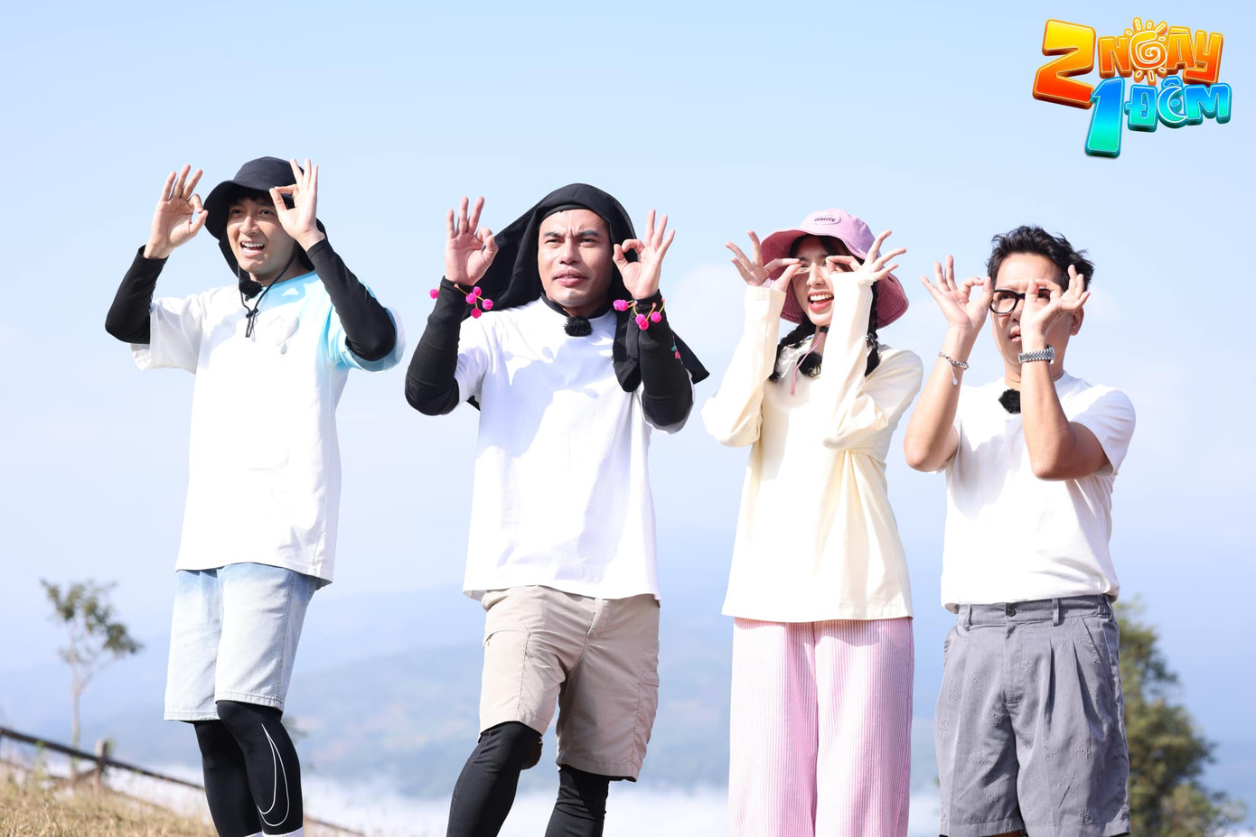 Hoa hậu Thùy Tiên trở lại 2 Ngày 1 Đêm và "lợi hại" hơn xưa. Hoa hậu Thùy Tiên trở lại 2 Ngày 1 Đêm và "lợi hại" hơn xưa.