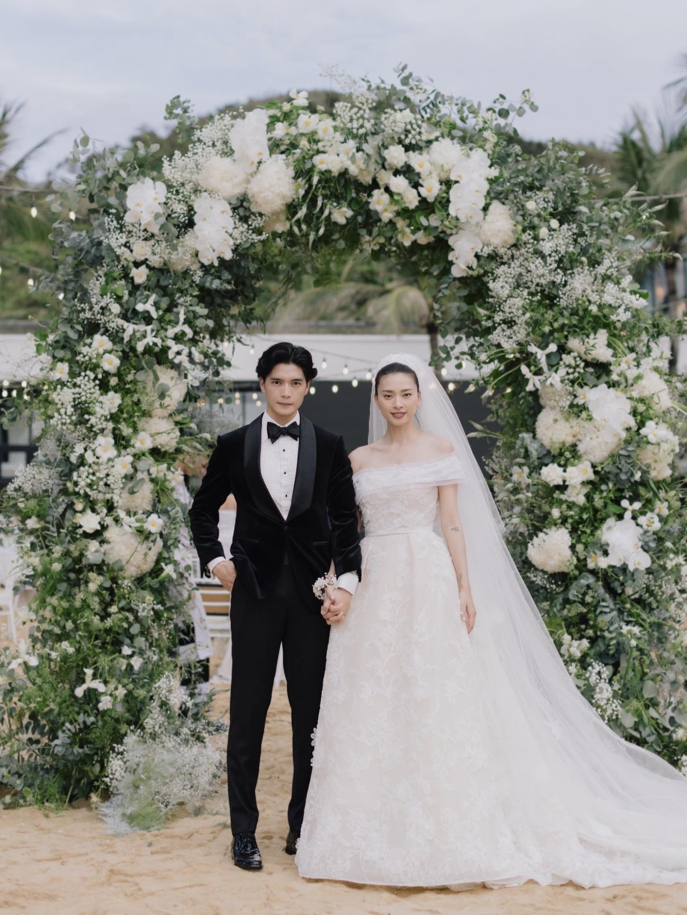 &quot;Tôi đã làm việc như một con thiêu thân, lấy công việc làm niềm vui và bỏ bê bản thân trong 20 năm cho đến khi gặp Huy Trần&quot; - Ngô Thanh Vân chia sẻ.