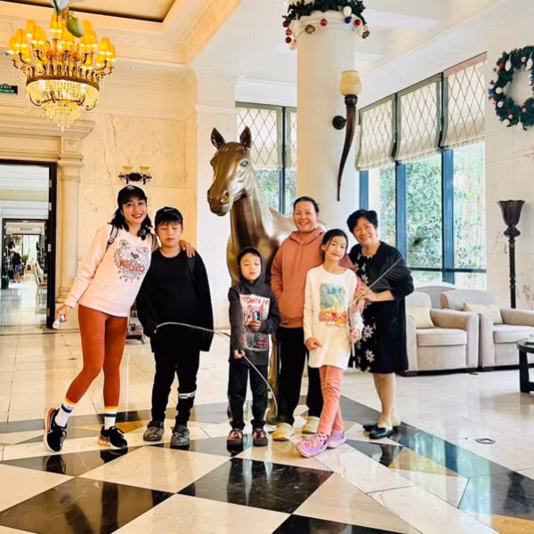 Gia đình nữ diễn viên Ốc Thanh Vân cũng đón Giáng sinh năm nay tại Đà Lạt.