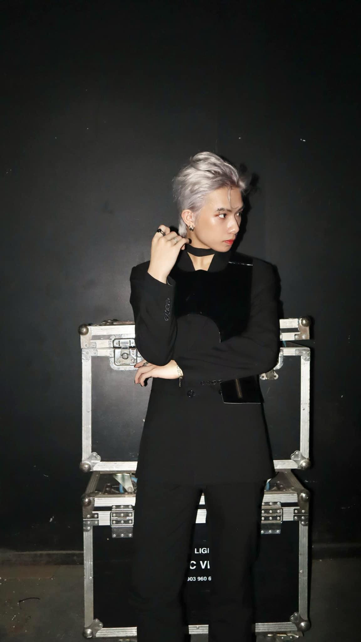 Cường Bạch giành được "cơn mưa lời khen" của dàn mentor tại Vote For Five.