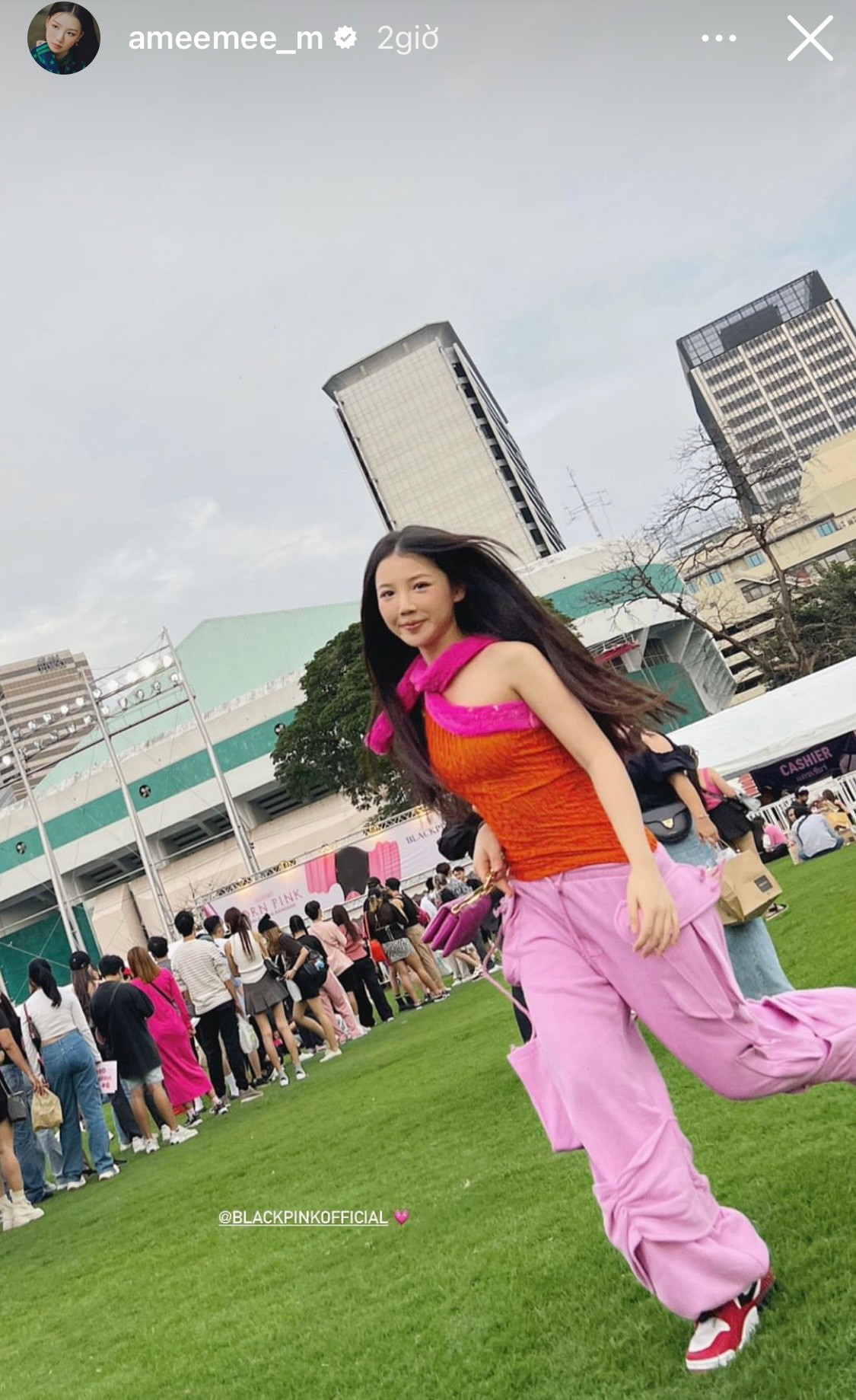 AMEE trong trang phục trẻ trung tại concert của BLACKPINK. AMEE trong trang phục trẻ trung tại concert của BLACKPINK.