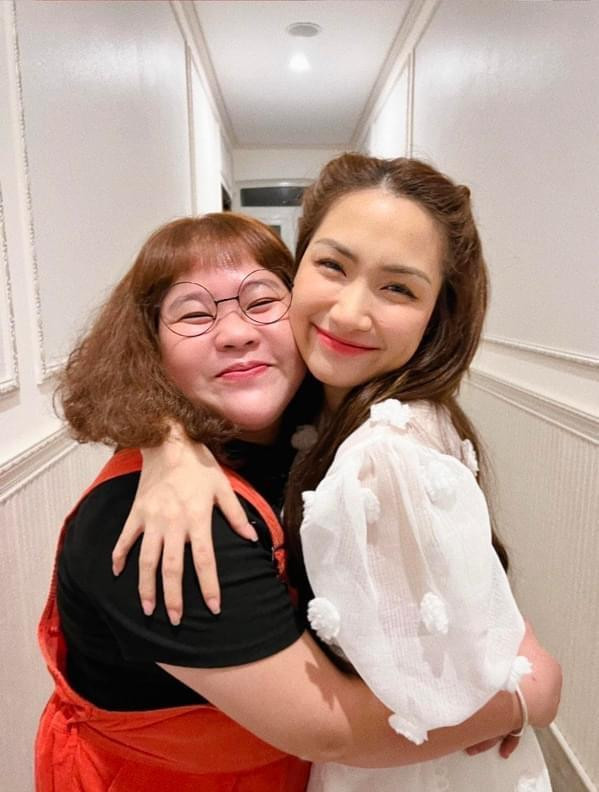 Hòa Minzy nổi tiếng là nghệ sĩ "cưng fan". Hòa Minzy nổi tiếng là nghệ sĩ "cưng fan".