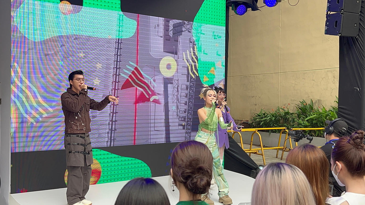 Bộ 3 nghệ sĩ Gen Z khuấy động sân khấu với những màn trình diễn live &quot;xịn sò&quot;.