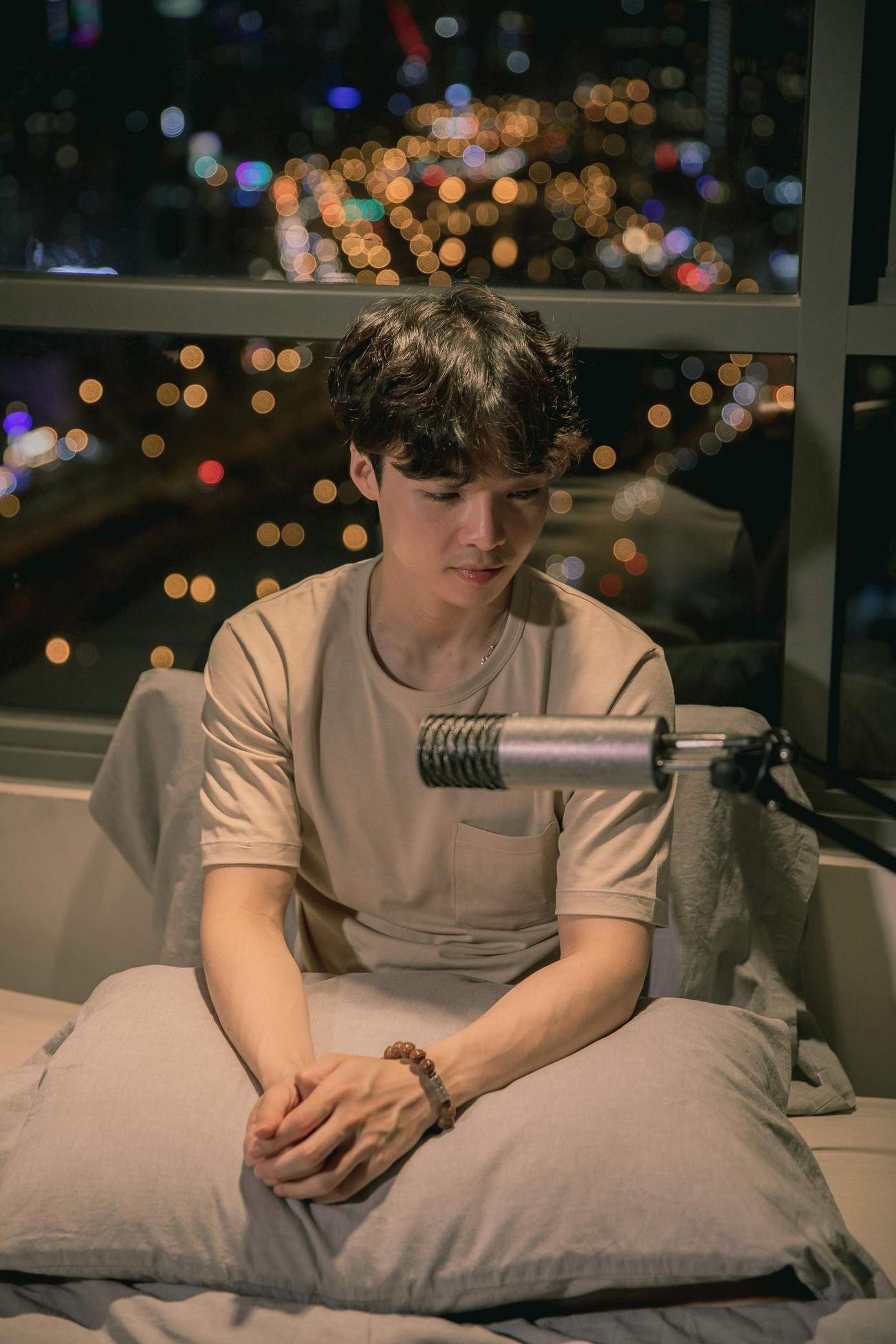 Tun Phạm trong tập 1 của series podcast Đắp Chăn Nằm Nghe Tun Kể. Tun Phạm trong tập 1 của series podcast Đắp Chăn Nằm Nghe Tun Kể.