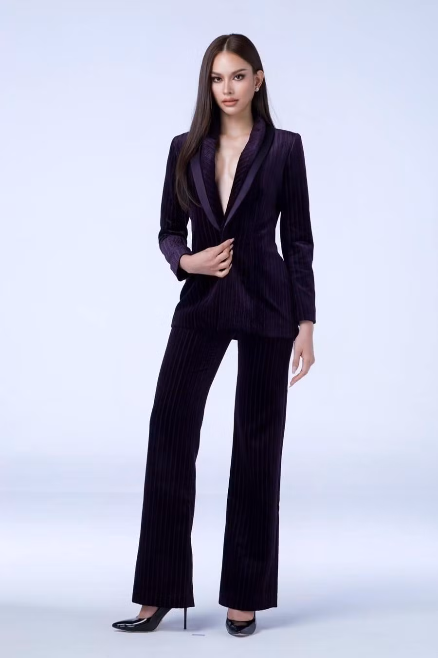 Tân Hoa hậu Hoàn vũ Thái Lan sở hữu profile ấn tượng.