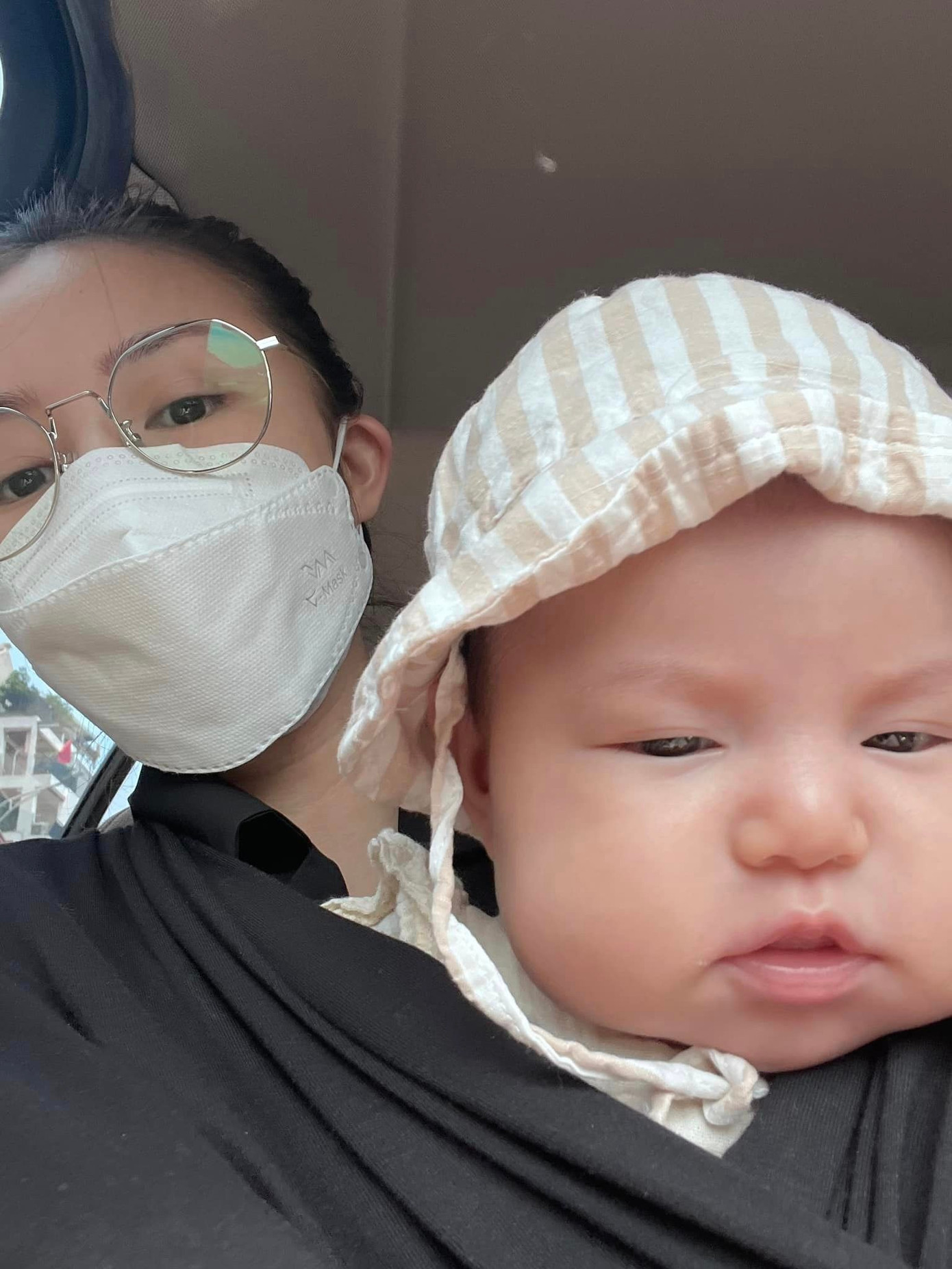 Con gái Salim được yêu mến bởi gương mặt bầu bĩnh và có nhiều biểu cảm hài hước.