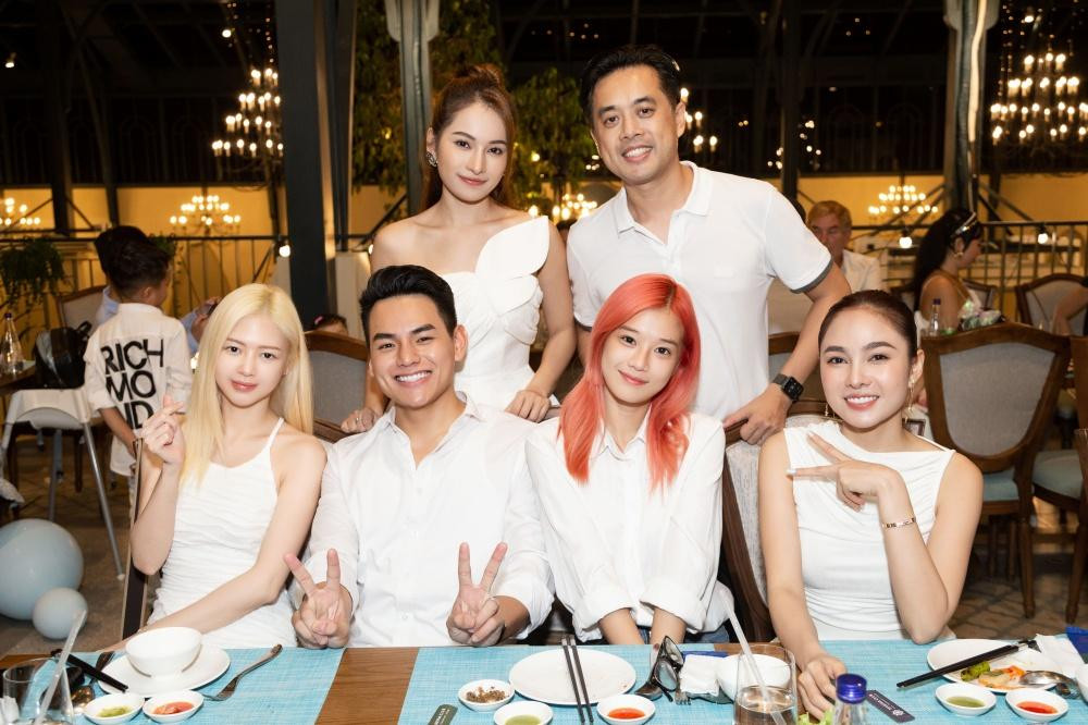 Bữa tiệc quy tụ dàn sao đình đám.