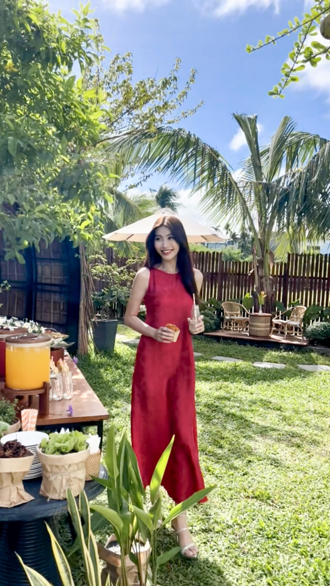 Người đẹp đã có dịp trải nghiệm những hoạt động như chèo thuyền tham quan khu vườn dừa 7 mẫu, xem múa thuyền thúng và lớp học nấu Mì Quảng tại Hội An.