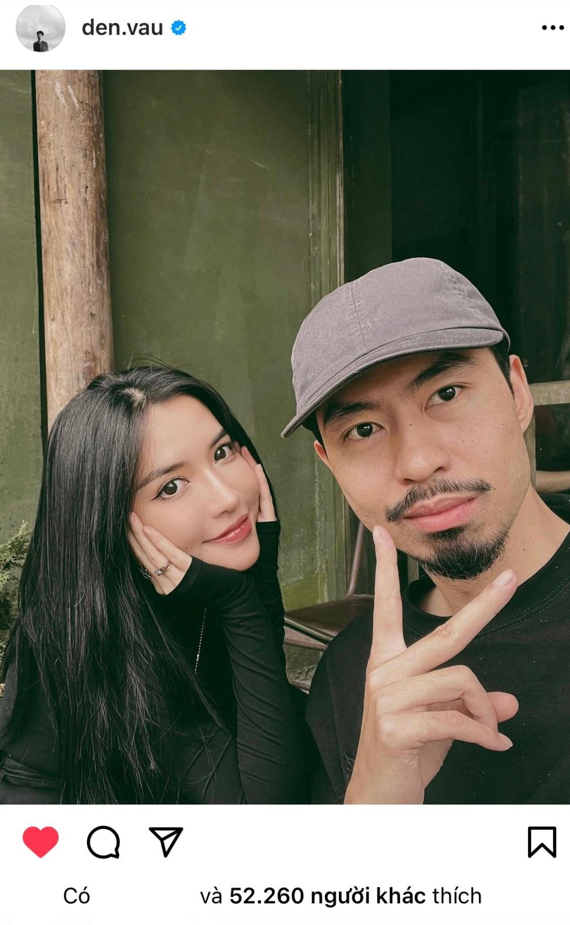 Đen Vâu khiến dân tình "phát sốt" với bức ảnh chụp cùng chủ nhân hit Đi Đu Đưa Đi. Đen Vâu khiến dân tình "phát sốt" với bức ảnh chụp cùng chủ nhân hit Đi Đu Đưa Đi.