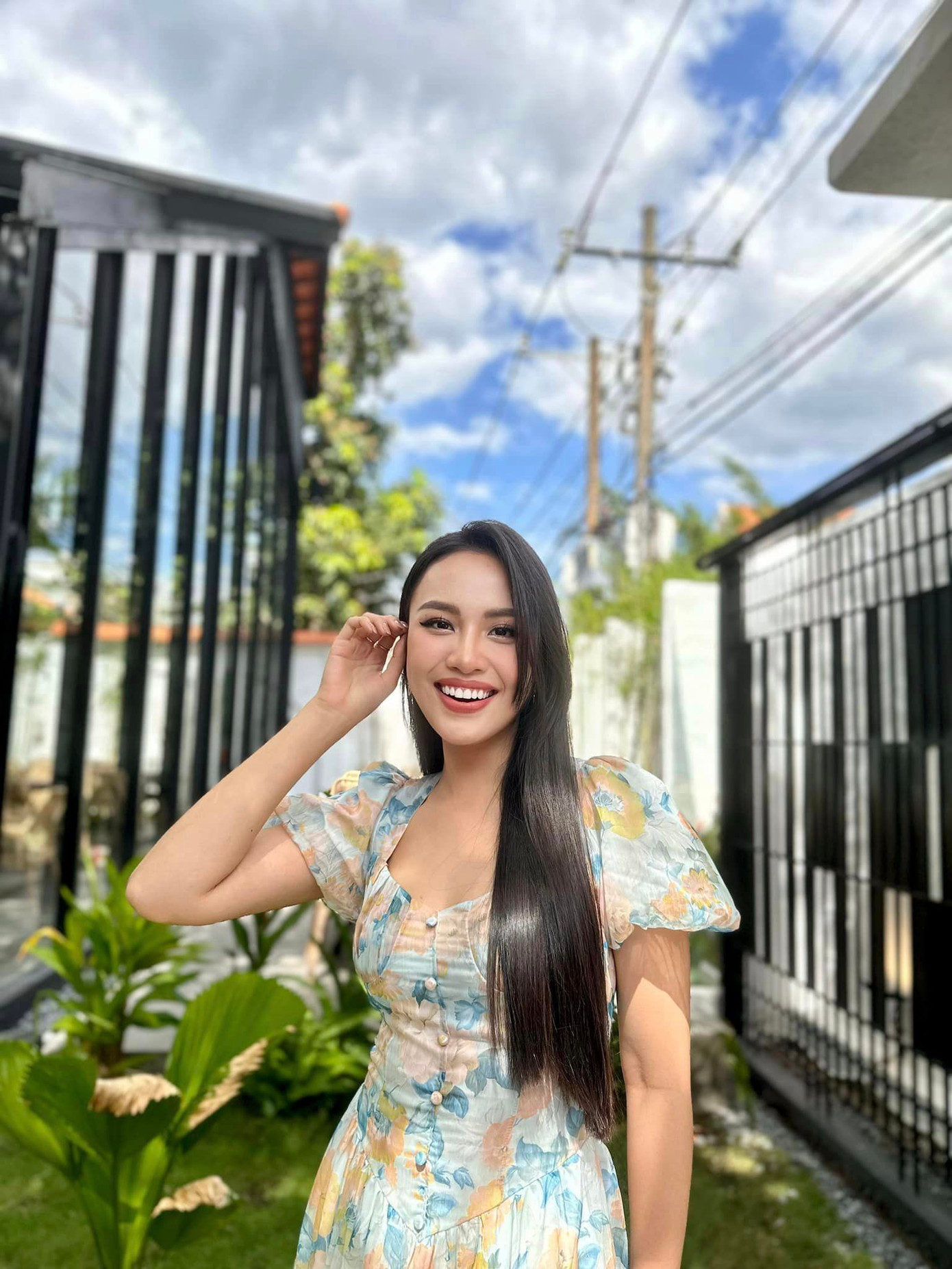 Người đẹp ưa chuộng thiết kế đầm đơn giản với các gam màu pastel.