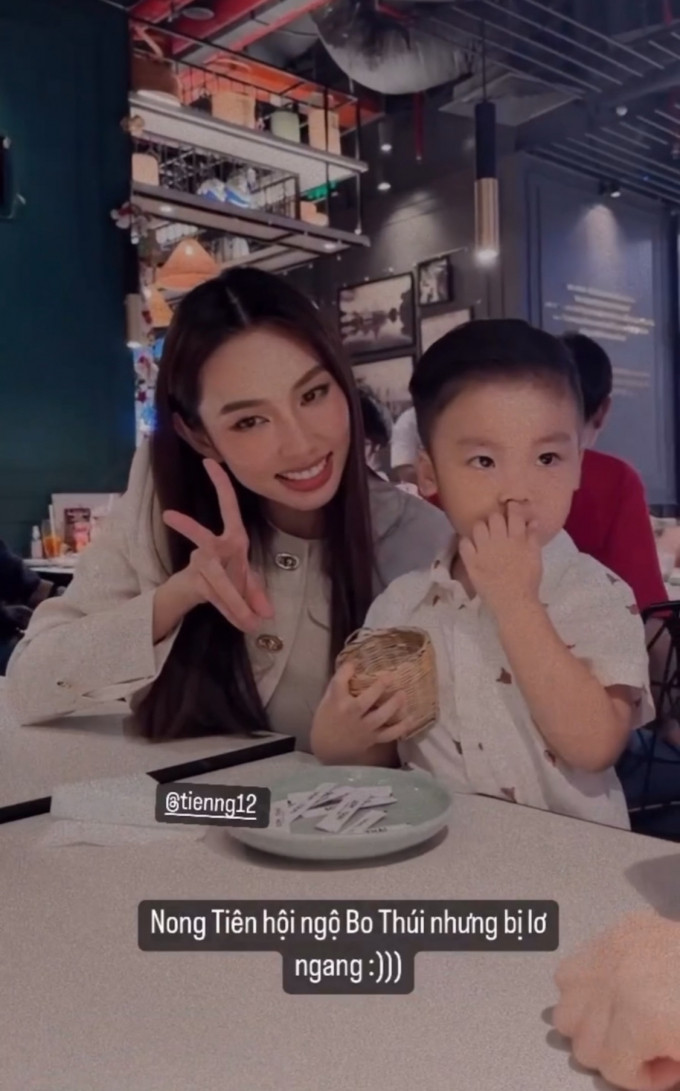 Tuy nhiên, nhóc tỳ lại không ít lần &quot;phũ phàng&quot; với nàng hậu.