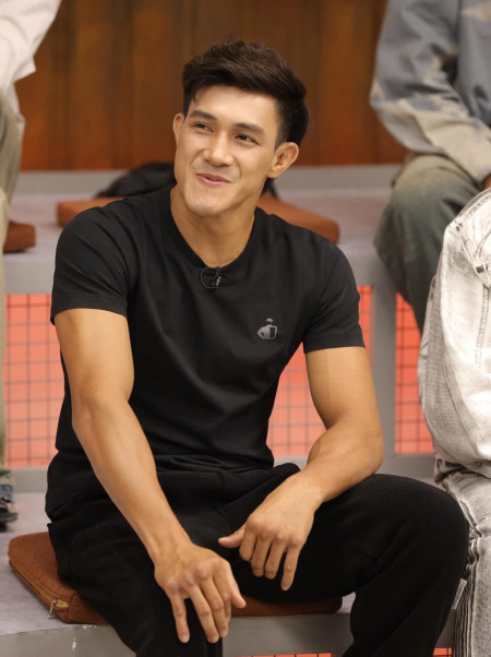 Duy Khánh cho rằng Duy Nhất là "người chơi hệ thẳng thắn", năng lượng và hòa đồng. Duy Khánh cho rằng Duy Nhất là "người chơi hệ thẳng thắn", năng lượng và hòa đồng.