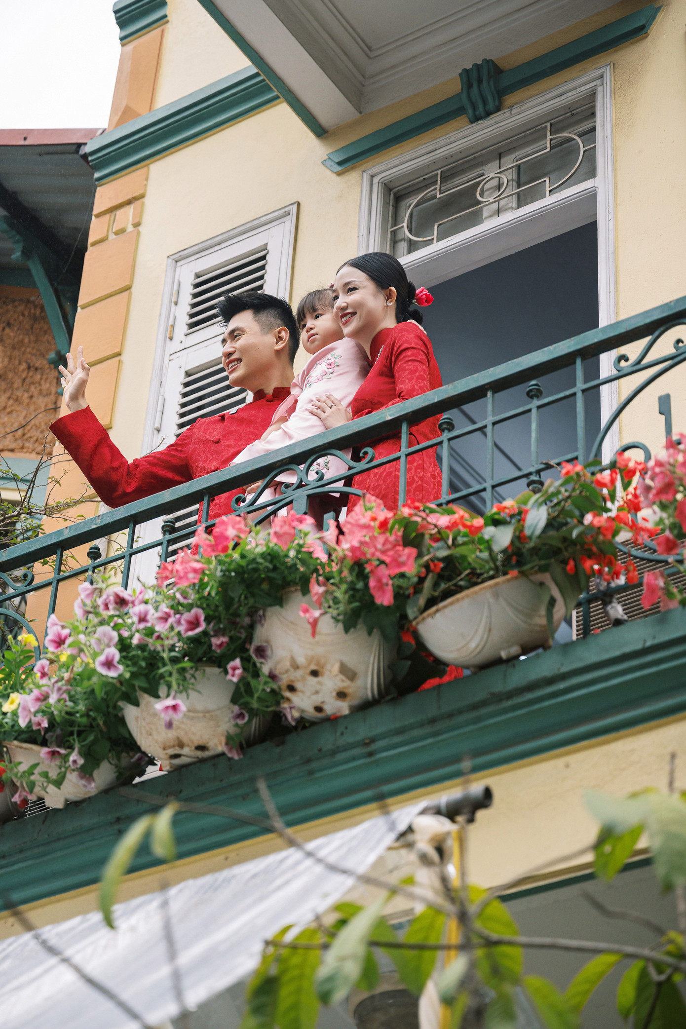 Gia đình Hạt Nhài "xinh yêu" trong ngày đặc biệt. Gia đình Hạt Nhài "xinh yêu" trong ngày đặc biệt.