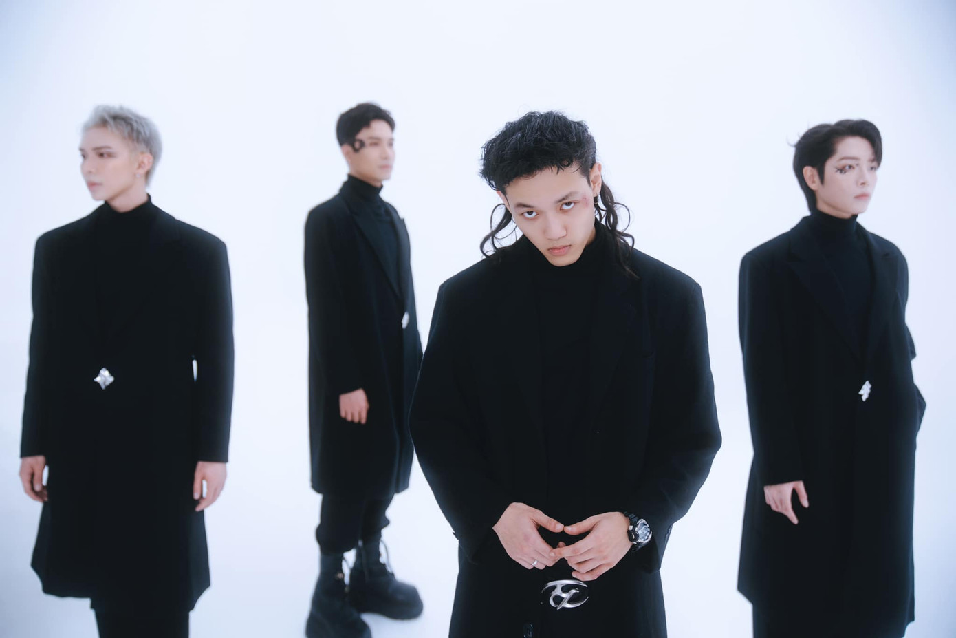 Các Hi Mom, Hi Dad mong chờ sự trở lại của Tage trong các sự kiện sắp tới. Các Hi Mom, Hi Dad mong chờ sự trở lại của Tage trong các sự kiện sắp tới.