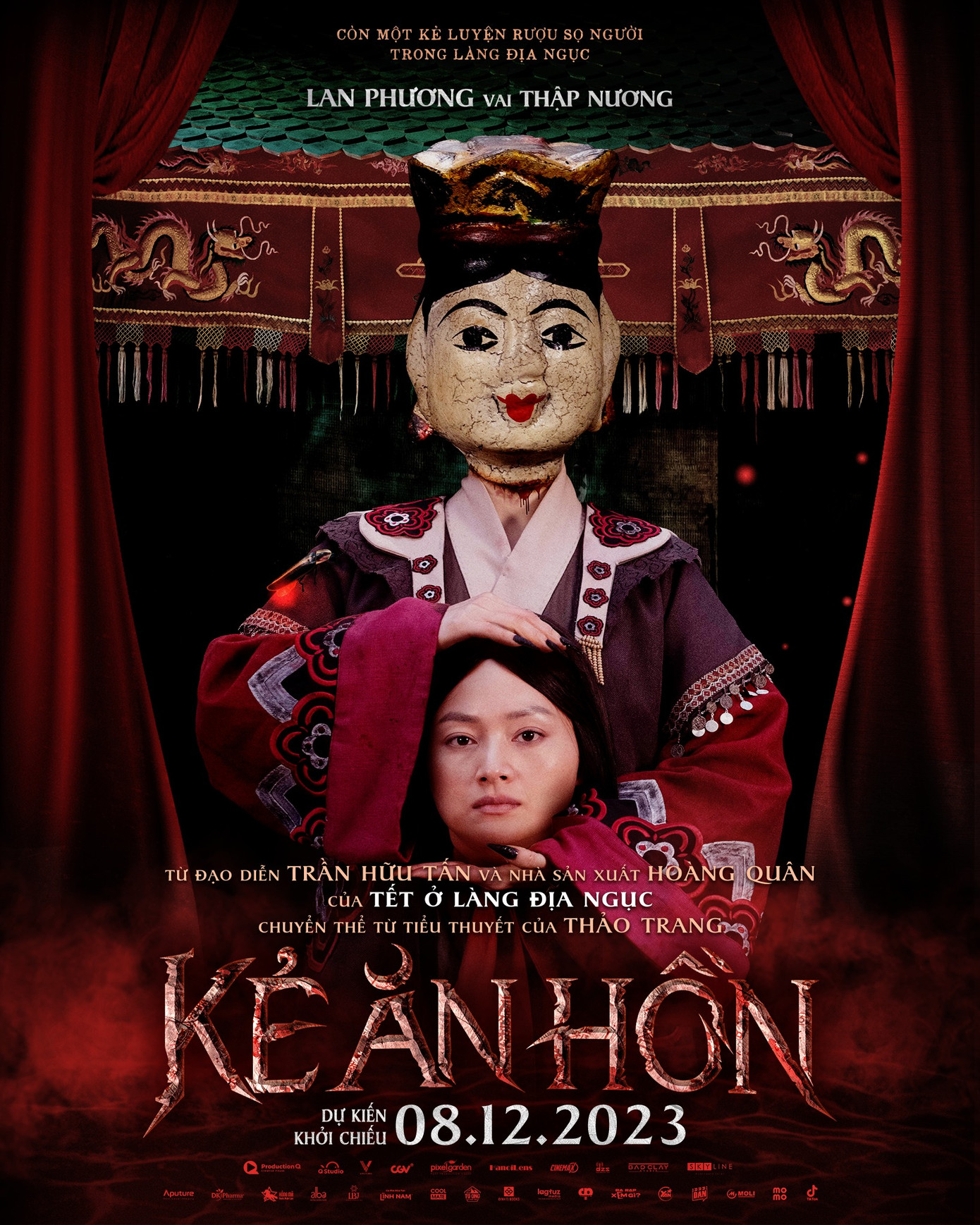 “Thập Nương” Lan Phương với tạo hình đậm màu sắc kỳ ảo, đóng vai trò quan trọng nhất liên quan đến cổ thuật Rượu Sọ Người trong phim. “Thập Nương” Lan Phương với tạo hình đậm màu sắc kỳ ảo, đóng vai trò quan trọng nhất liên quan đến cổ thuật Rượu Sọ Người trong phim.