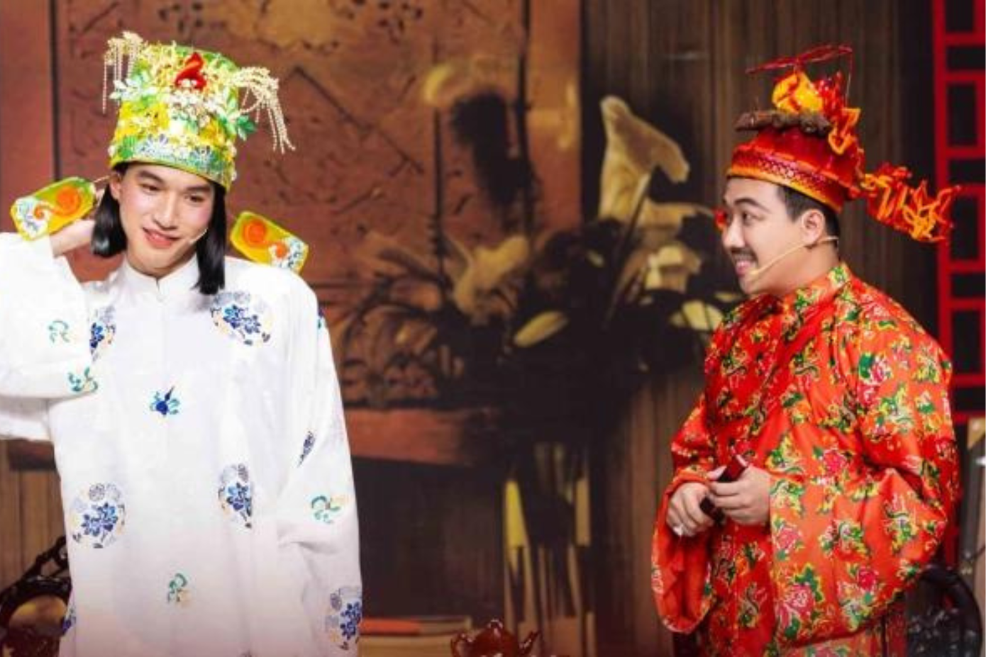 HIEUTHUHAI nhanh nhạy đáp trả đàn anh Trấn Thành. HIEUTHUHAI nhanh nhạy đáp trả đàn anh Trấn Thành.