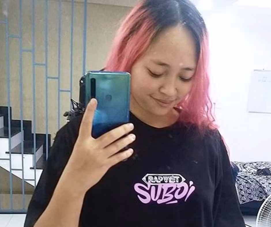 Trong "Rap Việt" mùa 1, Kimmese công khai ủng hộ team Suboi trên trang cá nhân: "Suboi, I love you. Nhìn cậu và tlinh, hai chị em dắt nhau vào Chung kết mình thấy rất xúc động".