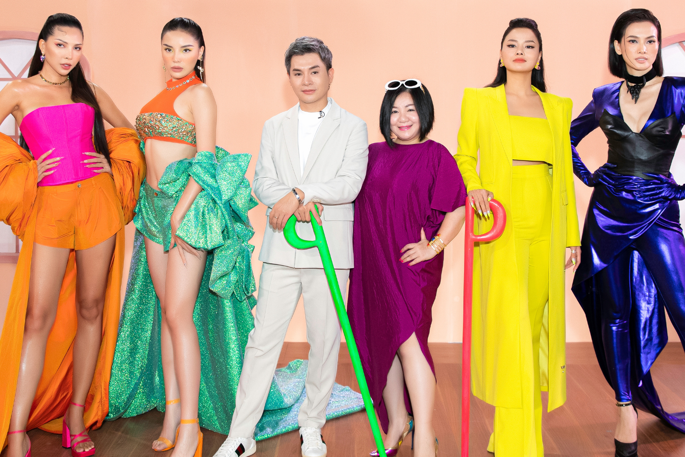 Chính thức khởi quay chương trình thực tế, The Face Vietnam khiến cho người hâm mộ thích thú với sự xuất hiện của dàn cố vấn quyền lực. Chính thức khởi quay chương trình thực tế, The Face Vietnam khiến cho người hâm mộ thích thú với sự xuất hiện của dàn cố vấn quyền lực.