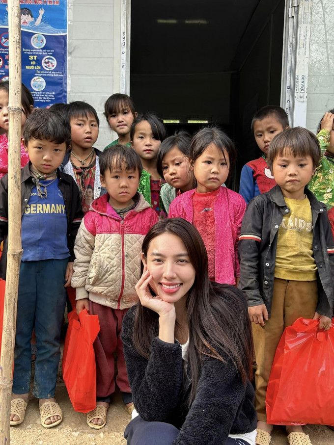 Hoa hậu Thùy Tiên tích cực tham gia các dự án thiện nguyện.