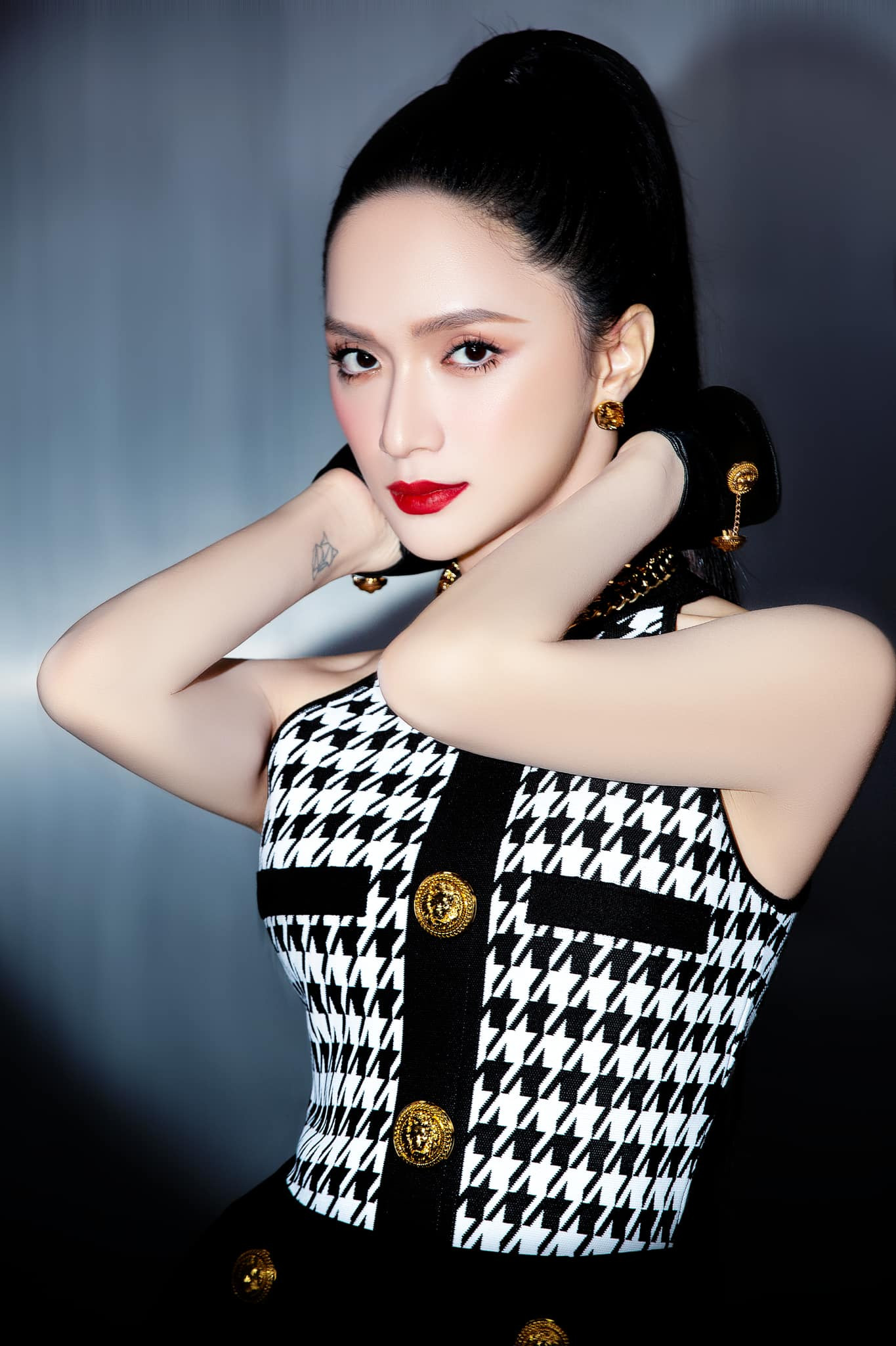 Khán giả cho rằng Hương Giang cần cẩn trọng hơn trong phát ngôn tại The New Mentor.