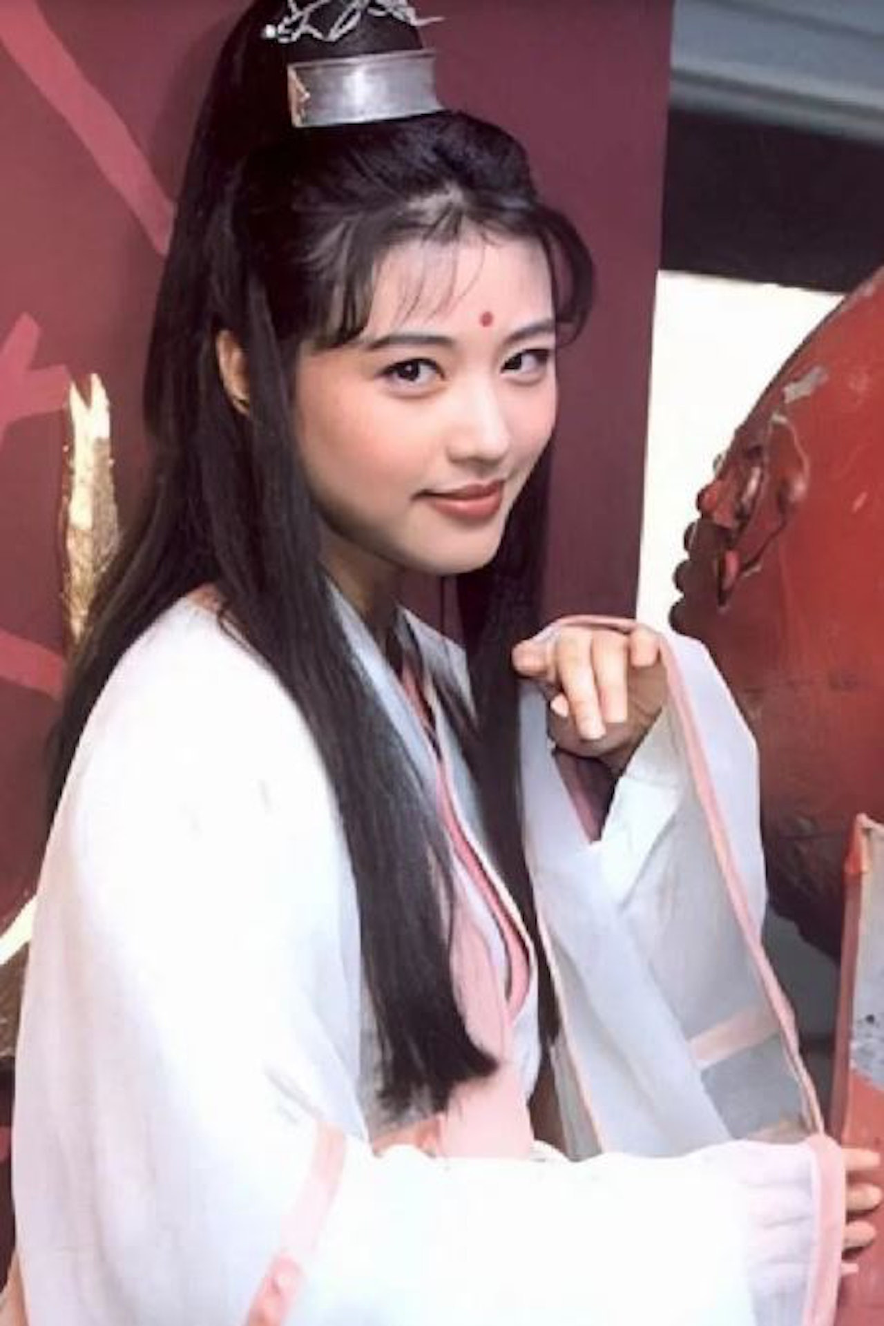 Châu Hải My và Lý Nhược Đồng đều nổi danh với vai diễn trong phim chuyển thể từ tiểu thuyết kiếm hiệp Kim Dung. Châu Hải My và Lý Nhược Đồng đều nổi danh với vai diễn trong phim chuyển thể từ tiểu thuyết kiếm hiệp Kim Dung.