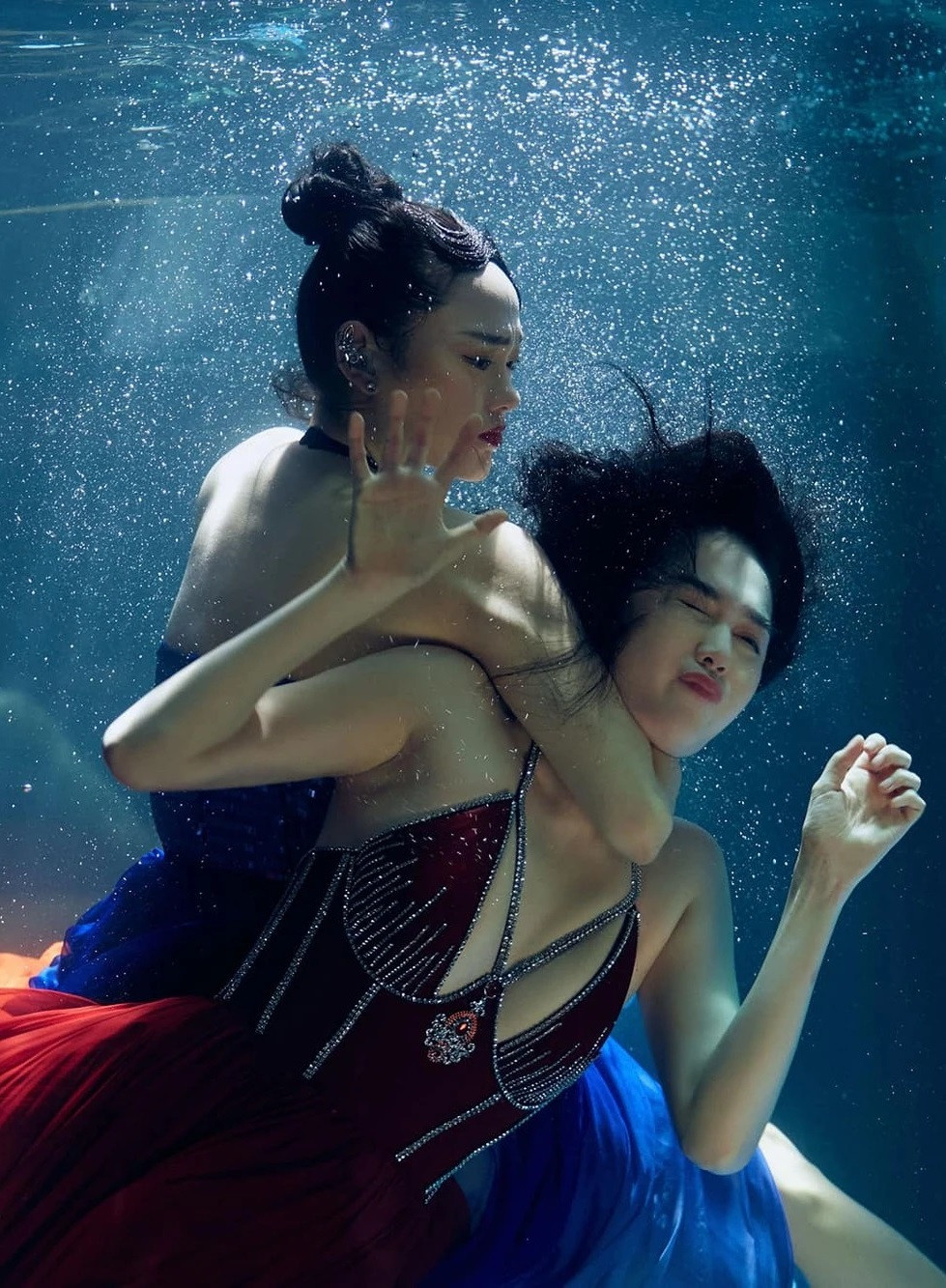 Chị chị em em 2 và Đất rừng phương Nam nằm trong Top 5 phim chiếu rạp tìm kiếm nhiều trên Google Việt Nam. Chị chị em em 2 và Đất rừng phương Nam nằm trong Top 5 phim chiếu rạp tìm kiếm nhiều trên Google Việt Nam.