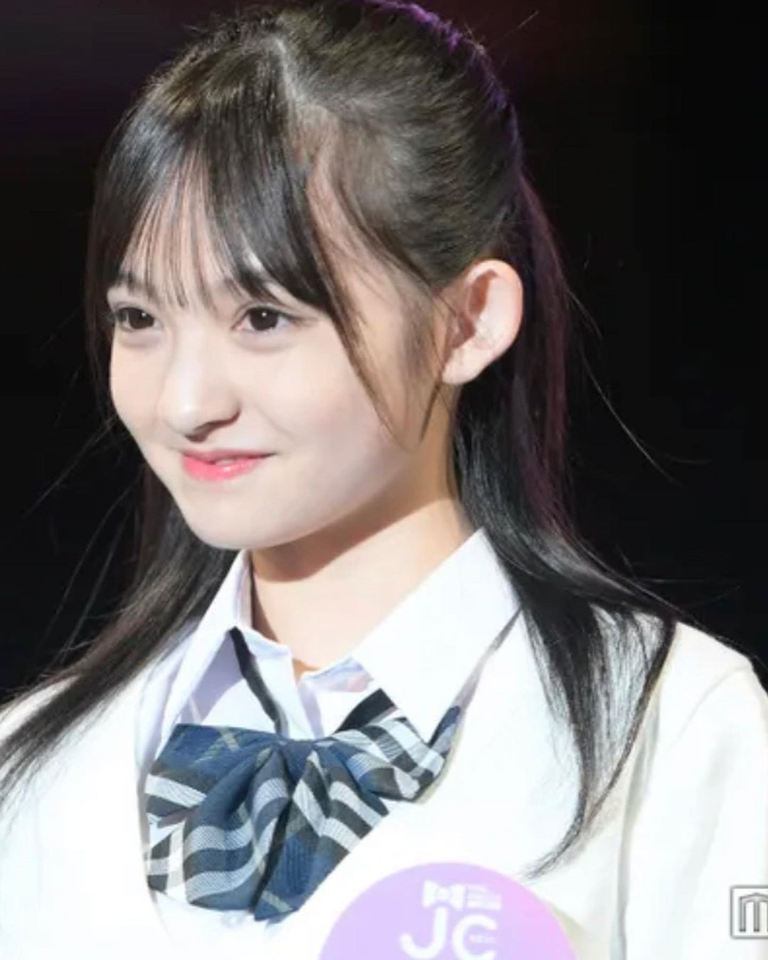 Á khôi cũng được đánh giá cao về ngoại hình. Karin Sakaguchi nhiều hơn Yonezawa 1 tuổi, là nữ sinh trung học năm 2 đến từ Okinawa.