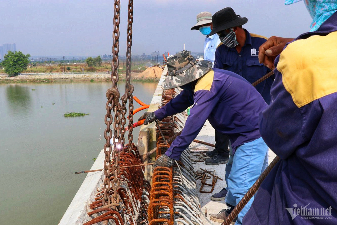 Tiến độ công trình hoàn thiện khoảng 80% các phần khối lượng công việc, dự kiến sẽ hoàn thành vào quý 4/2024.