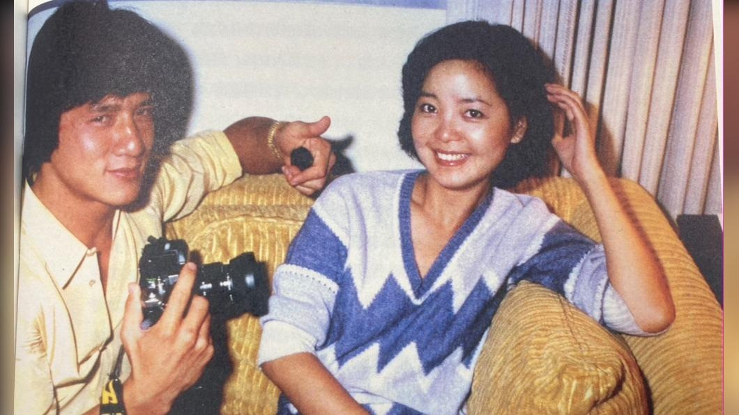 Thành Long yêu Đặng Lệ Quân sau lần gặp gỡ tình cờ ở Hollywood. Ảnh: I Am Jackie Chan. Thành Long yêu Đặng Lệ Quân sau lần gặp gỡ tình cờ ở Hollywood. Ảnh: I Am Jackie Chan.