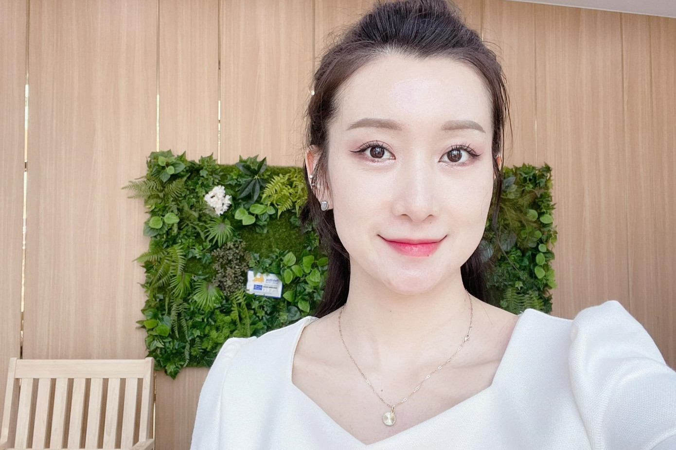 Chị Huỳnh Chơn Phương trẻ trung, tươi tắn. Chị Huỳnh Chơn Phương trẻ trung, tươi tắn.