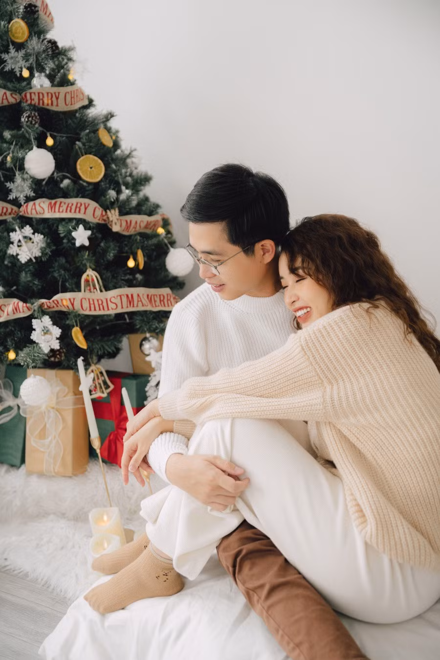 Sở hữu kênh TikTok triệu view nhưng vợ chồng Nghĩa và Cúc vẫn đi làm công sở mỗi ngày.