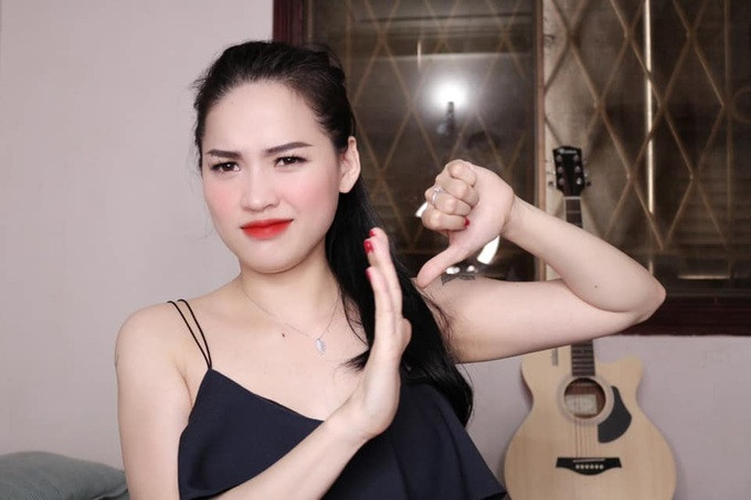 Chê bai thẳng thắn chính là một trong những điểm &quot;làm nên thương hiệu&quot; của Võ Hà Linh. (Ảnh: FBNV).