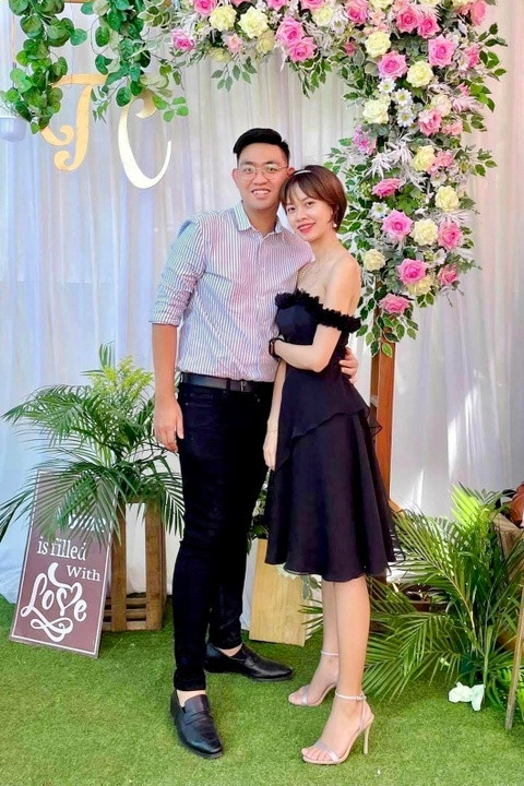 Đôi vợ chồng quen nhau lần đầu vào năm 2019, nhờ tính năng "mai mối" của mạng xã hội.