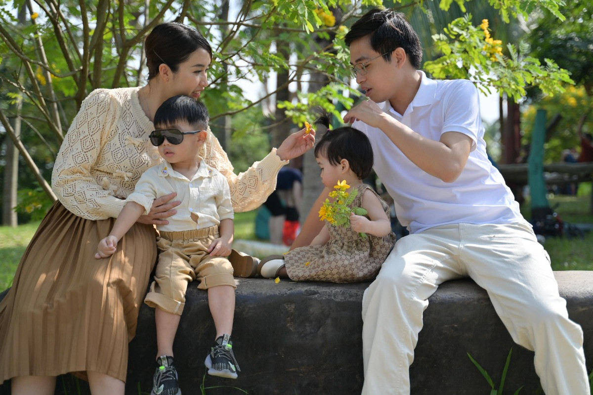 Nghĩa không coi việc nấu nướng là nhiệm vụ của riêng phụ nữ.