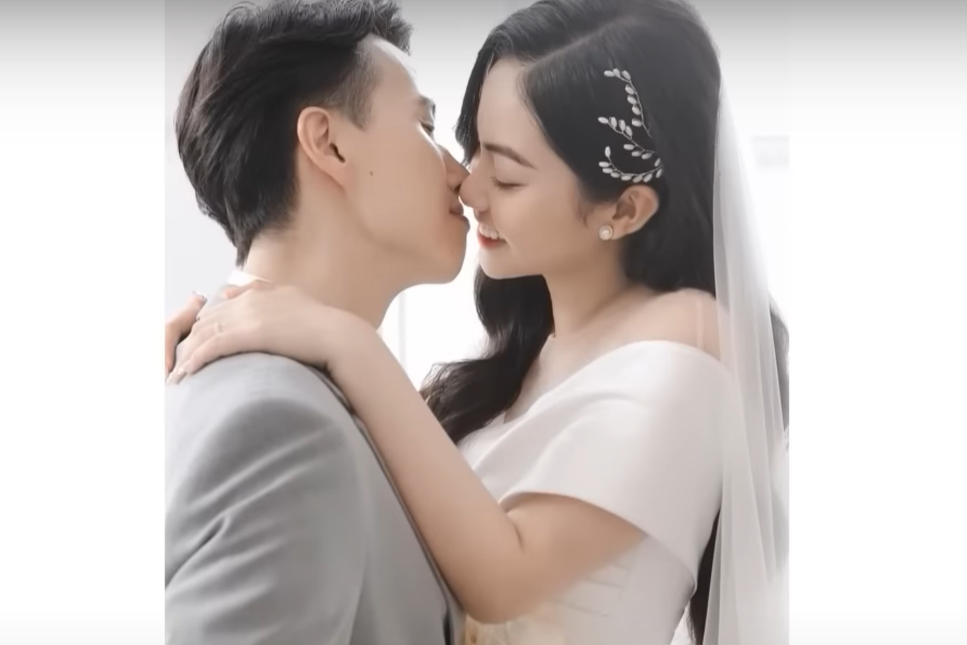 Sau 2 năm hẹn hò, Mia kết hôn cùng Chang Young, làm dâu xứ Hàn.