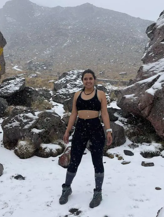 Perla Tijerina trên đường lên núi. Ảnh: Insider