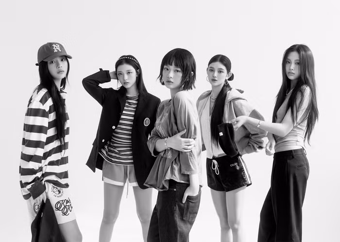 ADOR (các nghệ sĩ: NewJeans) có doanh thu hơn 61 tỷ Won (khoảng 45 triệu đôla) và thu nhập ròng là 11 tỷ Won (khoảng 8 triệu đôla). MV Cookie của nhóm New Jeans đã vượt mốc 100 triệu lượt xem. Tổng cộng New Jeans có 5 video với hàng trăm triệu lượt xem, sau MV phiên bản biểu diễn của Hype Boy và OMG, MV của Super Shy và video trình diễn của Ditto. New Jeans là nữ nghệ sĩ Kpop duy nhất được liệt kê trong Danh sách sức ảnh hưởng của giới trẻ Hollywood năm 2024 do Variety, một tạp chí văn hóa đại chúng của Mỹ, công bố gần đây. Ngoài ra, New Jeans còn được đề cử ở hạng mục K-Pop xuất sắc nhất với Super Shy tại 2024 MTV Video Music Awards, một lễ trao giải âm nhạc uy tín tại Mỹ. Họ đã cho thấy vị thế và tầm ảnh hưởng toàn cầu của mình khi được đề cử cho lễ trao giải này trong hai năm liên tiếp. ADOR (các nghệ sĩ: NewJeans) có doanh thu hơn 61 tỷ Won (khoảng 45 triệu đôla) và thu nhập ròng là 11 tỷ Won (khoảng 8 triệu đôla). MV Cookie của nhóm New Jeans đã vượt mốc 100 triệu lượt xem. Tổng cộng New Jeans có 5 video với hàng trăm triệu lượt xem, sau MV phiên bản biểu diễn của Hype Boy và OMG, MV của Super Shy và video trình diễn của Ditto. New Jeans là nữ nghệ sĩ Kpop duy nhất được liệt kê trong Danh sách sức ảnh hưởng của giới trẻ Hollywood năm 2024 do Variety, một tạp chí văn hóa đại chúng của Mỹ, công bố gần đây. Ngoài ra, New Jeans còn được đề cử ở hạng mục K-Pop xuất sắc nhất với Super Shy tại 2024 MTV Video Music Awards, một lễ trao giải âm nhạc uy tín tại Mỹ. Họ đã cho thấy vị thế và tầm ảnh hưởng toàn cầu của mình khi được đề cử cho lễ trao giải này trong hai năm liên tiếp.