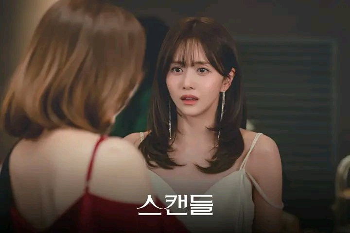 Han Bo Reum, người đóng vai Baek Seol Ah, người yêu của Seo Jin Ho (Choi Woong), đã thể hiện 'phản ứng hóa học' lãng mạn của mình với Choi Woong. Cô cũng khắc họa hoàn hảo những cảm xúc phức tạp của Baek Seol Ah, một nhân vật đang bị tổn thương trong lòng. Han Bo Reum, người đóng vai Baek Seol Ah, người yêu của Seo Jin Ho (Choi Woong), đã thể hiện 'phản ứng hóa học' lãng mạn của mình với Choi Woong. Cô cũng khắc họa hoàn hảo những cảm xúc phức tạp của Baek Seol Ah, một nhân vật đang bị tổn thương trong lòng.