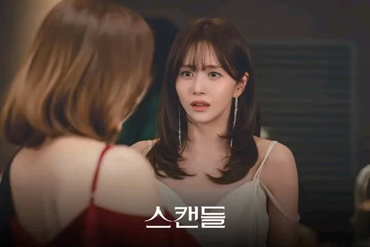 Han Bo Reum, người đóng vai Baek Seol Ah, người yêu của Seo Jin Ho (Choi Woong), đã thể hiện 'phản ứng hóa học' lãng mạn của mình với Choi Woong. Cô cũng khắc họa hoàn hảo những cảm xúc phức tạp của Baek Seol Ah, một nhân vật đang bị tổn thương trong lòng.