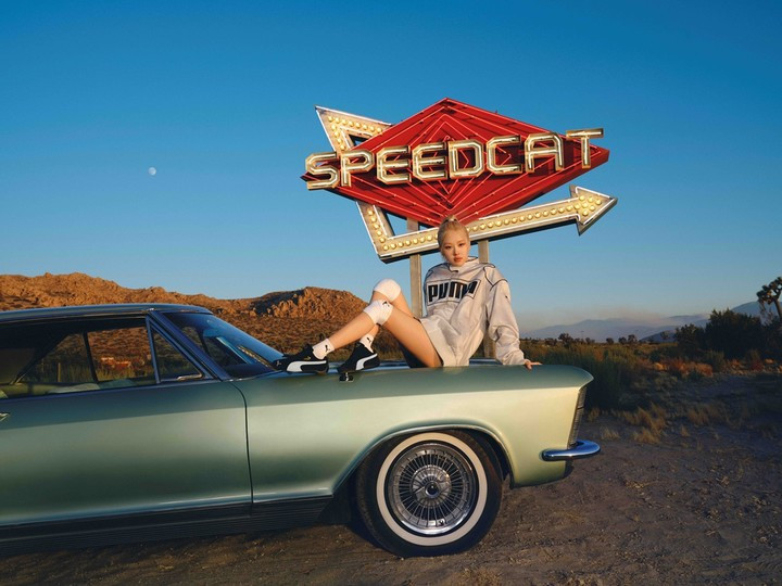 Rosé đứng ở vị trí thứ tám, xếp trên nữ ca sĩ, diễn viên người Mỹ Ariana Grande (thứ chín) và nữ diễn viên người Thổ Nhĩ Kỳ Sıla Türkoğlu (thứ mười). Mọi sự chú ý của giới thời trang hiện nay đều đang đổ dồn vào tin tức ra mắt sản phẩm mới của thương hiệu thể thao PUMA hợp tác cùng ca sĩ Rosé. Rosé đang hoạt động tích cực như một biểu tượng toàn cầu trong lĩnh vực thời trang và âm nhạc, thu hút sự chú ý ở mọi thời điểm. Instagram của cô đã trở thành nguồn cảm hứng thu hút sự chú ý không chỉ của người hâm mộ mà còn của cả giới thời trang. Rosé đứng ở vị trí thứ tám, xếp trên nữ ca sĩ, diễn viên người Mỹ Ariana Grande (thứ chín) và nữ diễn viên người Thổ Nhĩ Kỳ Sıla Türkoğlu (thứ mười). Mọi sự chú ý của giới thời trang hiện nay đều đang đổ dồn vào tin tức ra mắt sản phẩm mới của thương hiệu thể thao PUMA hợp tác cùng ca sĩ Rosé. Rosé đang hoạt động tích cực như một biểu tượng toàn cầu trong lĩnh vực thời trang và âm nhạc, thu hút sự chú ý ở mọi thời điểm. Instagram của cô đã trở thành nguồn cảm hứng thu hút sự chú ý không chỉ của người hâm mộ mà còn của cả giới thời trang.