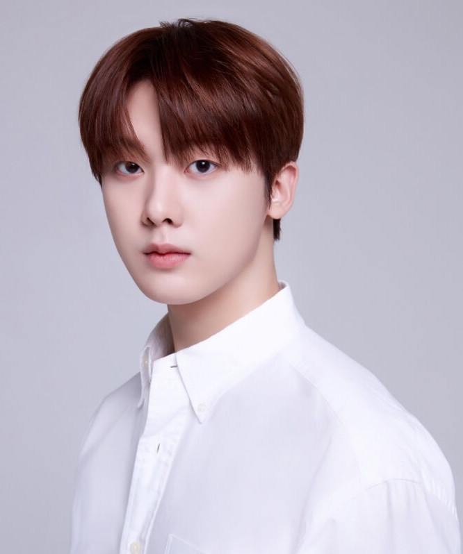 Sanha sẽ vào vai Park Yoon Jae, một sinh viên thiên văn học chăm chỉ tại ĐH Yeonhee, một ngày nọ thức dậy và thấy bạn gái mình đã biến thành một người đàn ông. Sanha, người đã có màn ra mắt diễn xuất thành công trong bộ phim truyền hình trực tuyến năm 2015, To Be Continued, đã thể hiện kỹ năng diễn xuất của mình thông qua nhiều dự án khác nhau, gồm các bộ phim truyền hình: Soul Plate, Love Formula 11M, Your Playlist và Crazy Love. Sanha được kỳ vọng sẽ thể hiện một cách hoàn hảo nhân vật Park Yoon Jae, người phải đối mặt với những thăng trầm về mặt cảm xúc, củng cố vị trí của anh như một nam diễn viên chính được đặt nhiều kỳ vọng trong các bộ phim truyền hình hài lãng mạn.