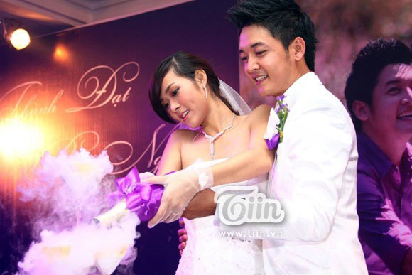 Ngọc Diệp hạnh phúc với cuộc sống gia đình. Bài viết: http://news.zing.vn/Nhung-hot-girl-mai-me-kinh-doanh-bo-be-nghe-thuat-post356097.html#home_cate.tinmoi Nguồn Zing News 