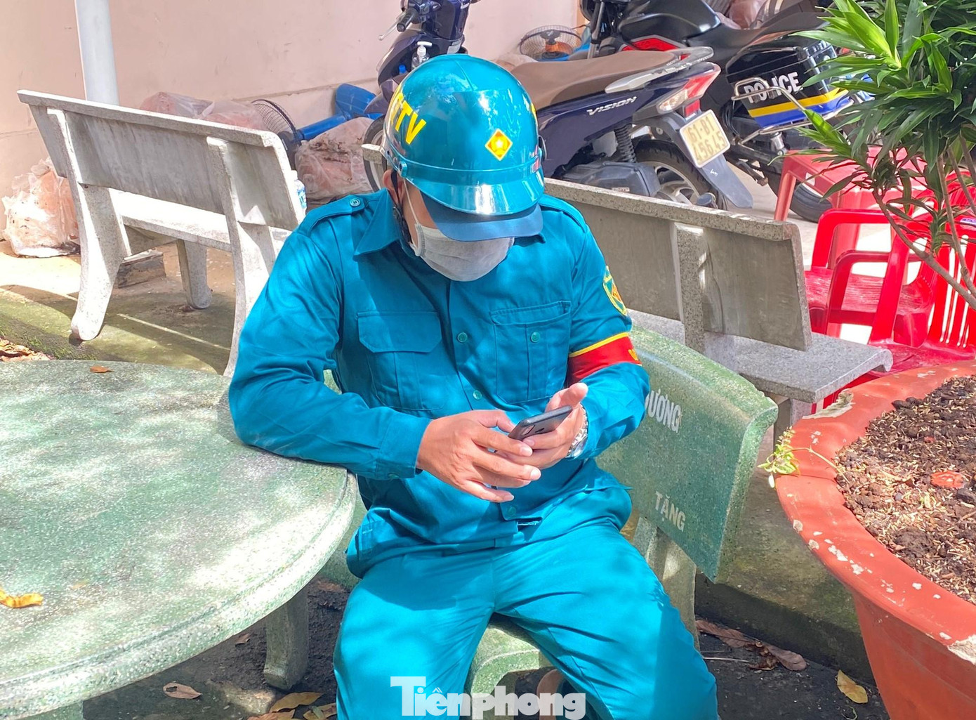 Đối tượng giả danh cán bộ để qua chốt Đối tượng giả danh cán bộ để qua chốt