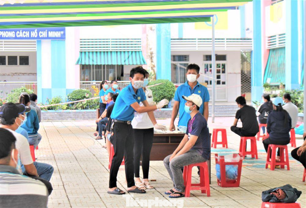 Tập huấn cho Tổ COVID-19 ở các khu nhà trọ tại Bình Dương